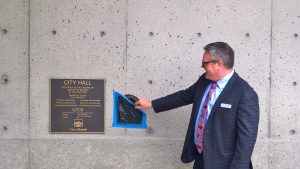 the-dramatic-unveiling-of-the-leed-gold-plaque